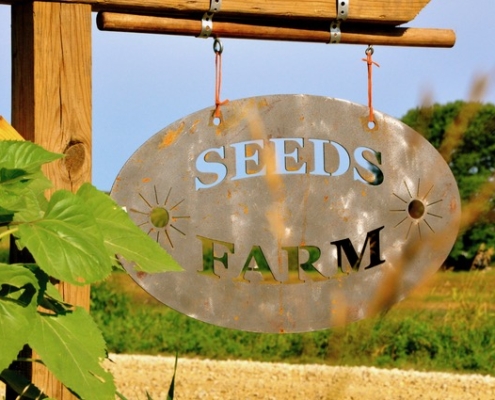 Seeds farm sign